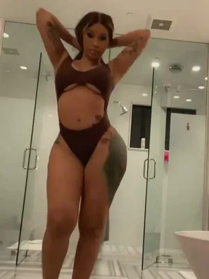 #Brunette #Big Ass #Ebony #Lingerie #Heels #Vertical Porn #Cardi B #유출