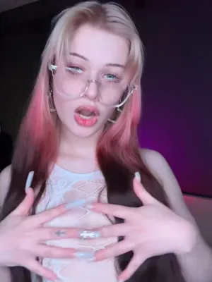 #Teen #Glasses #Small Tits #Ass #Beautiful #Solo #Fansly #FYP #Vertical Porn #Tiktok Porn #Sexy Tiktok #Tiktok18+ #Celine Marten
