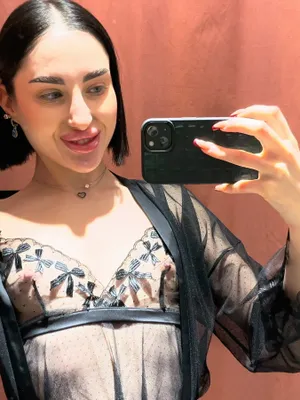 #Amateurs #Small Tits #Beautiful #Mirror #Solo #Onlyfans #Teasing #Black Hair #FYP #Vertical Porn #Kriss Shine