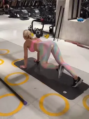 #Öffentlich #Lustig #Fitnessstudio #Anal Stecker #Sport #Anna Delos #FYP #Viral #Vertikal Porno #Insta Rollen