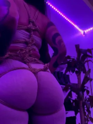 #Bondage #Brunette #Tattoo #Ass #Onlyfans #Vertical Porn #Leaks #Onlyfans Models #Redsmoothie