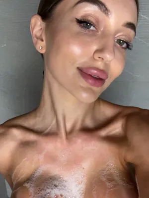 #Amatorzy #Pod Prysznicem #Brunette #Beautiful #Solo #Fake Tits #Fansly #Sexy #FYP #Vertical Porn #Anastasiis