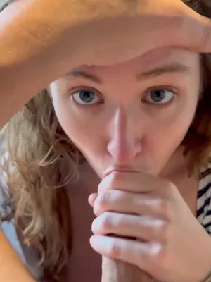 #Amateure #Brünett #Deepthroat #Handjob #Küche #Schlucken #Aus Eigener Sicht #Bälle #Große Natürliche Titten #Blasen Aus Eigener Sicht #Mund Abspritzen #Durchsickern