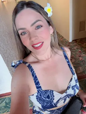 #Bella #Da Sola #Onlyfans #Abiti #Vacanza #Foto #Onlyfans Modelle #Occhiali Da Sole #Cocktail #