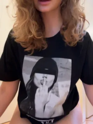 #Amadoras #Novinha #Tetas #Morena #Peito Pequeno #Bunda #Buceta #Pagando Peitinho #Solo #Jovem #Onlyfans #Provocação #Quente #Sexy #Pornô Vertical #Navel Piercing #Shirt Lift