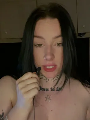 #Amateure #Grosse Titten #Brünett #Tätowierung #Solo #Britisch #Asmr #Vertikal Porno