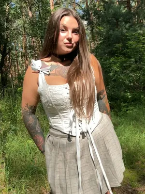 #Amateurs #Teen #Big Ass #Beautiful #Onlyfans #Outdoor #Teasing #FYP #Nose Piercing #Betty Bong