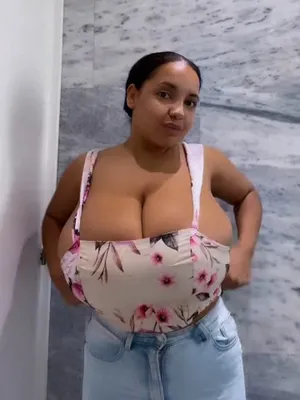 #Big Tits #Brunette #Onlyfans #Vertical Porn #Leaks #Onlyfans Models #Dominiq Laya