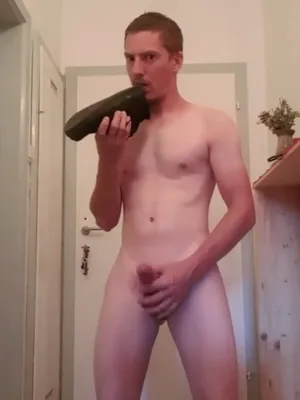 #Fétichisme #Plug Anal #Foutre #Solo #Gay #Chaussures #Se Branler #Anneau De Bite #Jeans Déchirés #Vertical Porn #Sniffing Shoes
