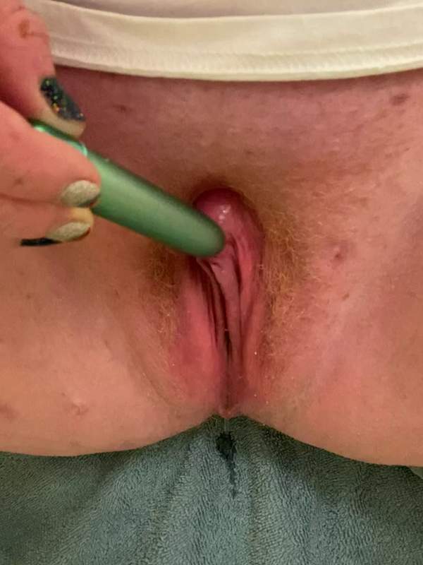 Got caught playing with myself, didn't ya? This green pen makes my pussy squirt in pleasure. A good hard panty rub and you're in on the action. 😉 - @spoiled.girls's Sex Reel On xfree.com – TikTok Porn & Shorts