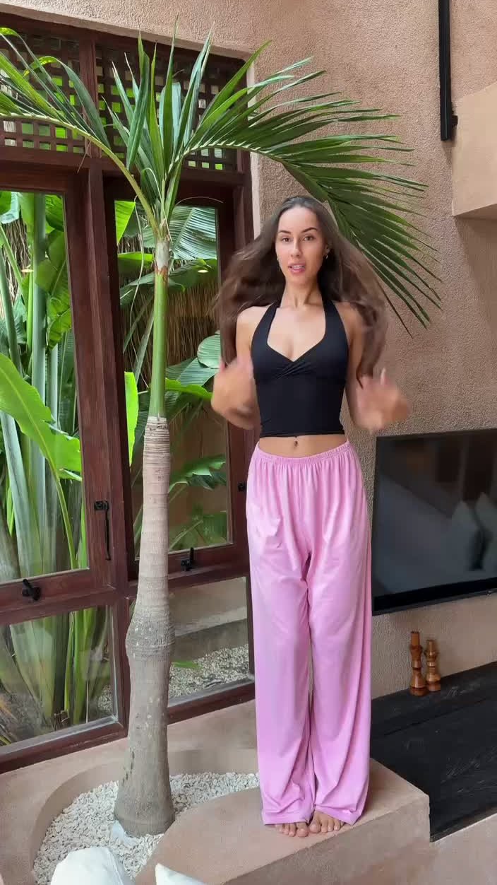 Carla Marini’s Simple Naked Reel